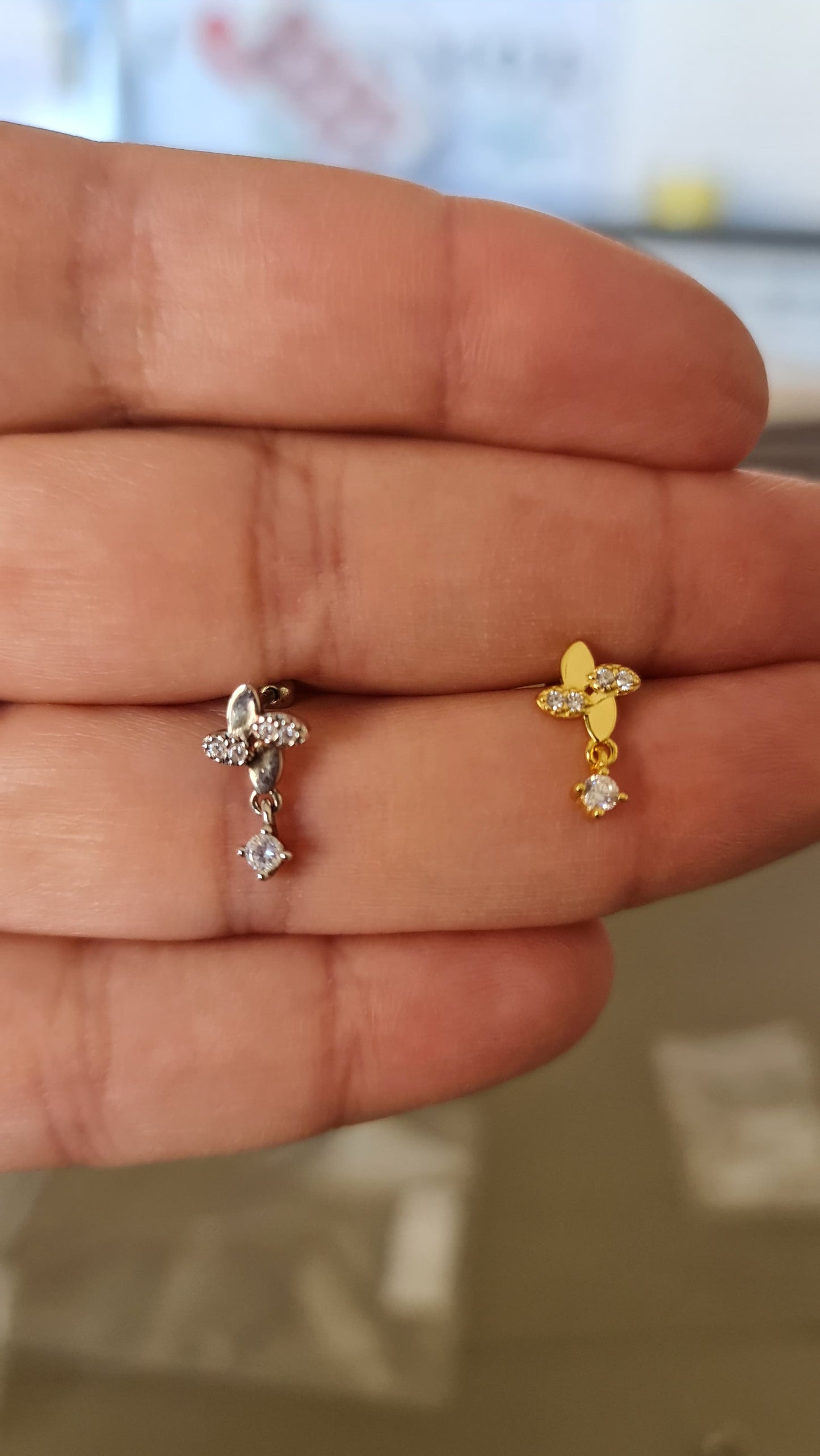 Single Hanging Stone Lobe Ear Piercing