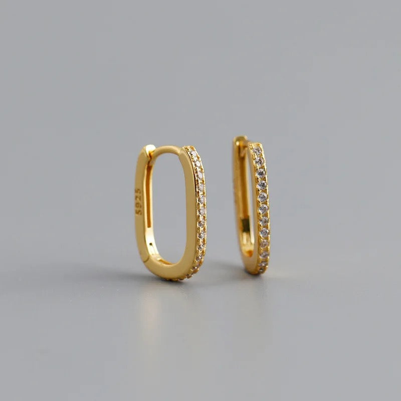 Single Strass Hoop Lobe Ear Piercing