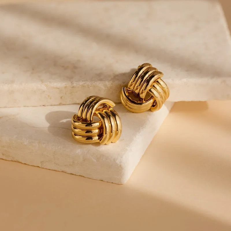 Knot Design Lobe Winter Earring