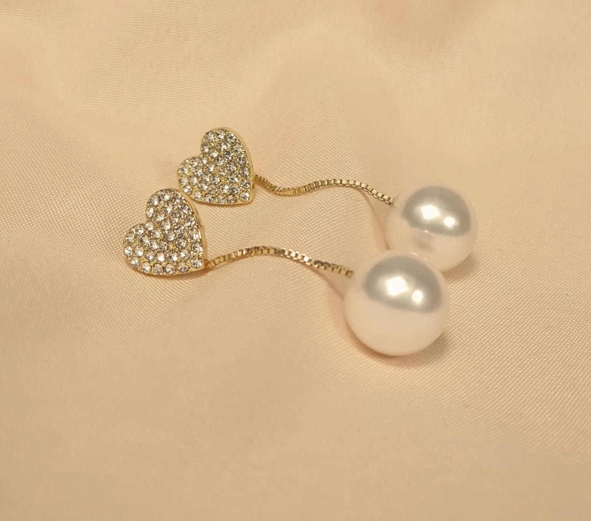 Heart Hanging Pearl Winter Earring