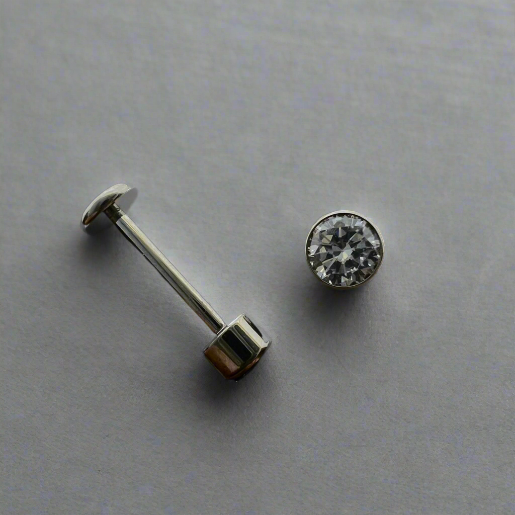 Stud Zirconia Ear Piercing (Model 2)