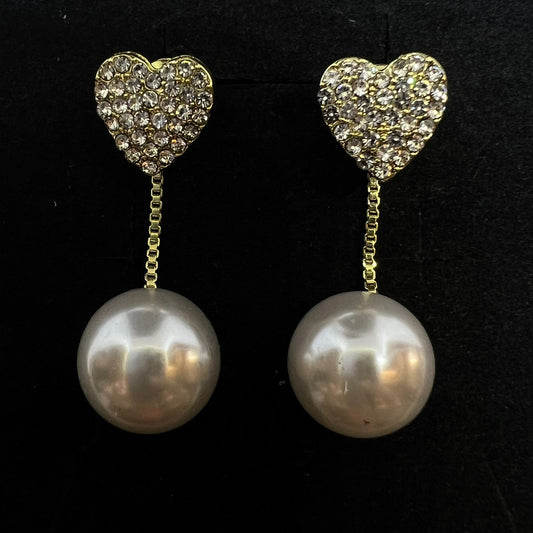 Heart Hanging Pearl Winter Earring